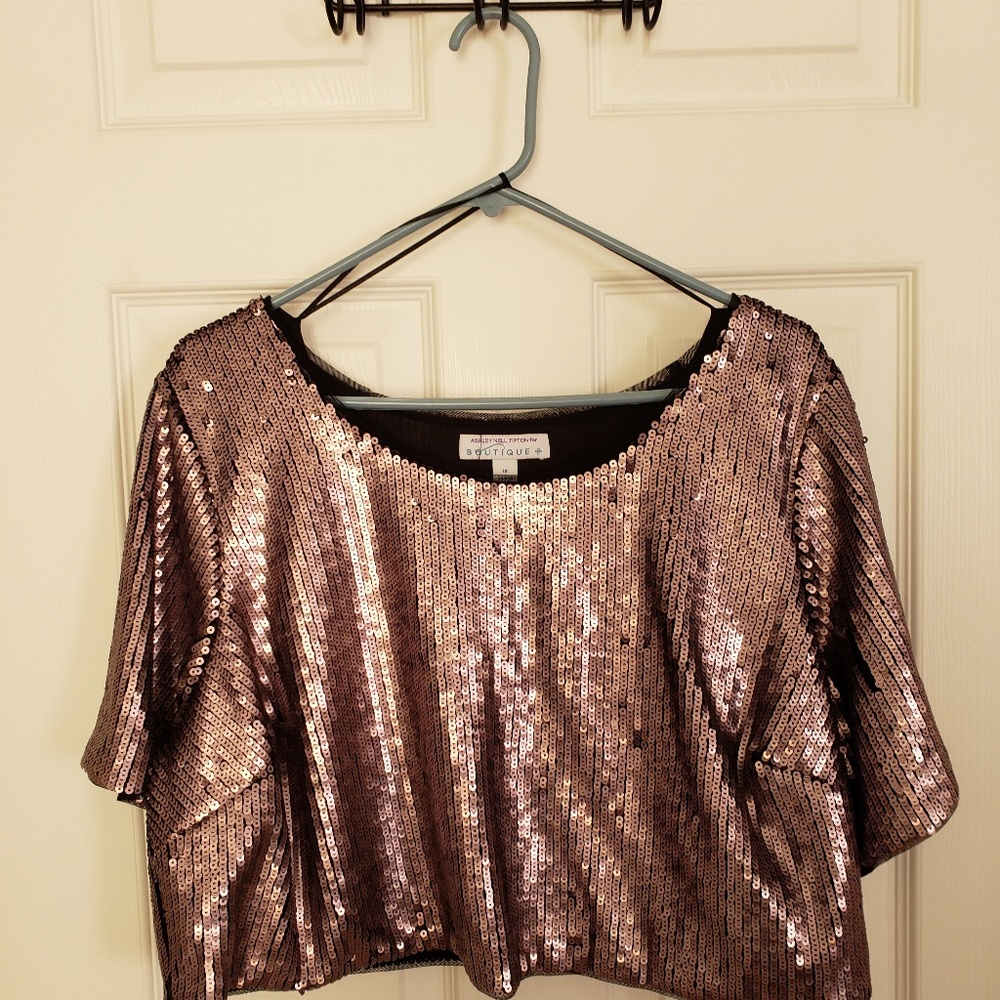 Nwt Blush/black sequin crop top